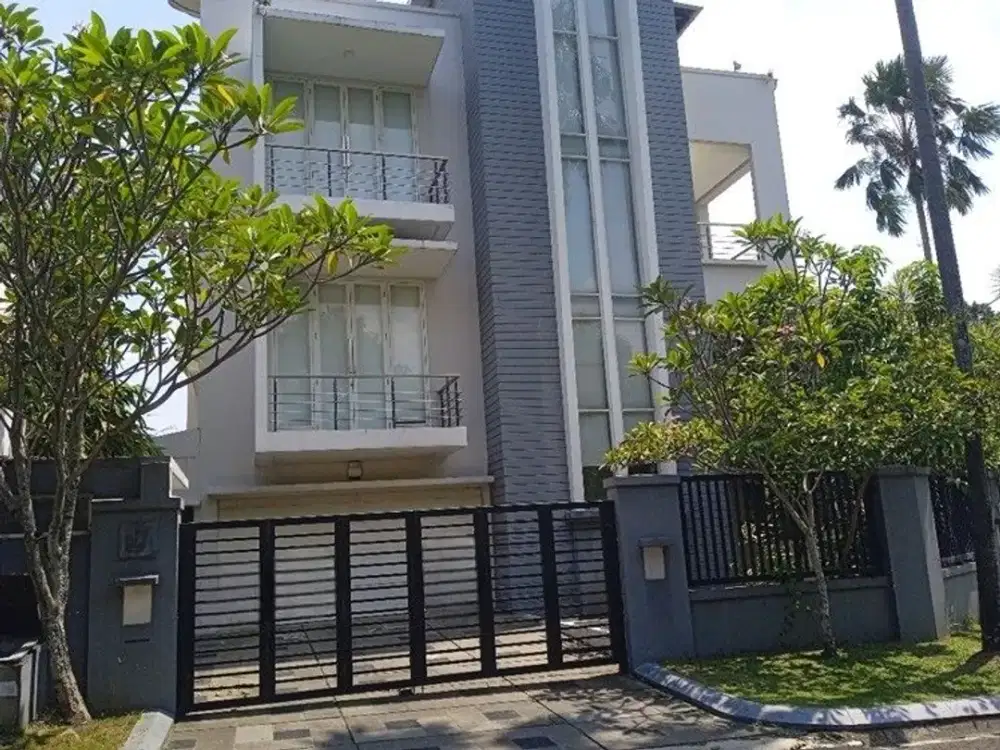 Rumah Hoek 2 Lantai di Imperial Golf Sentul, Hanya 9 Menit ke Tol Sentul