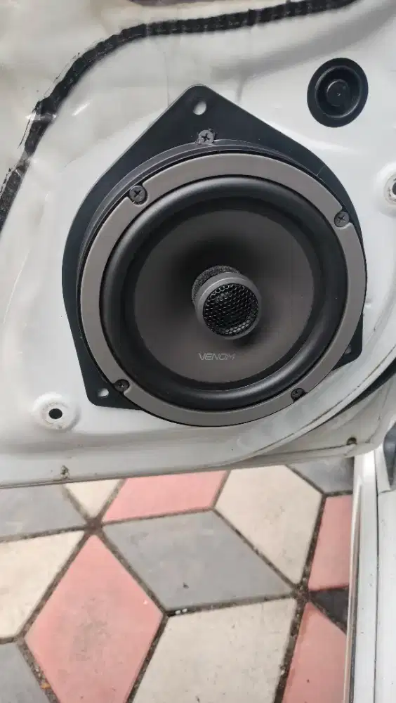 Spiker pintu mobil venom