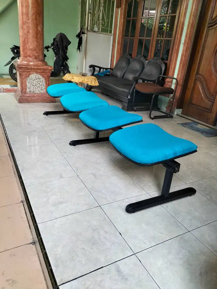 Kursi Tunggu 4 Seat Busa