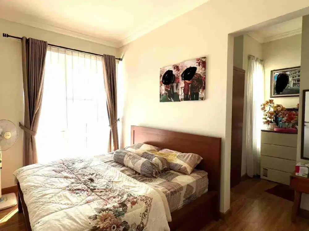 Jual Rumah 2 Lantai di Legenda Wisata Cibubur