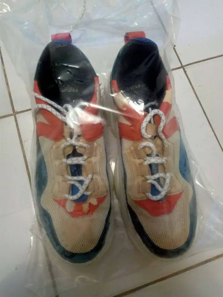 Jual sepatu sneakers