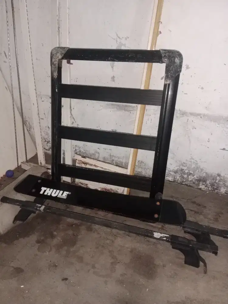 Aksesoris Mobil Thule Bekas