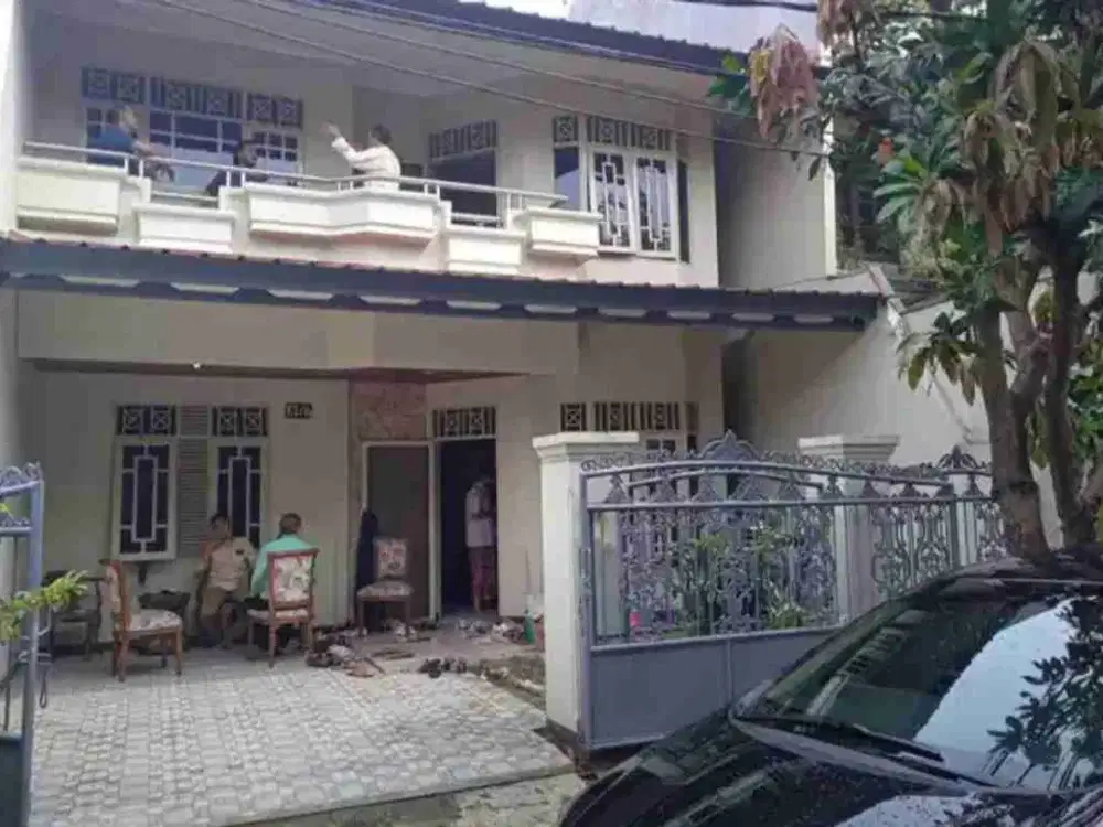 RUMAH MEWAH DI PONDOK KELAPA