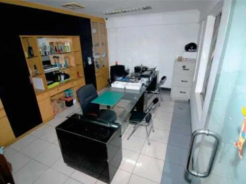 Dijual Gedung 3 Lantai di Ciateul Bandung