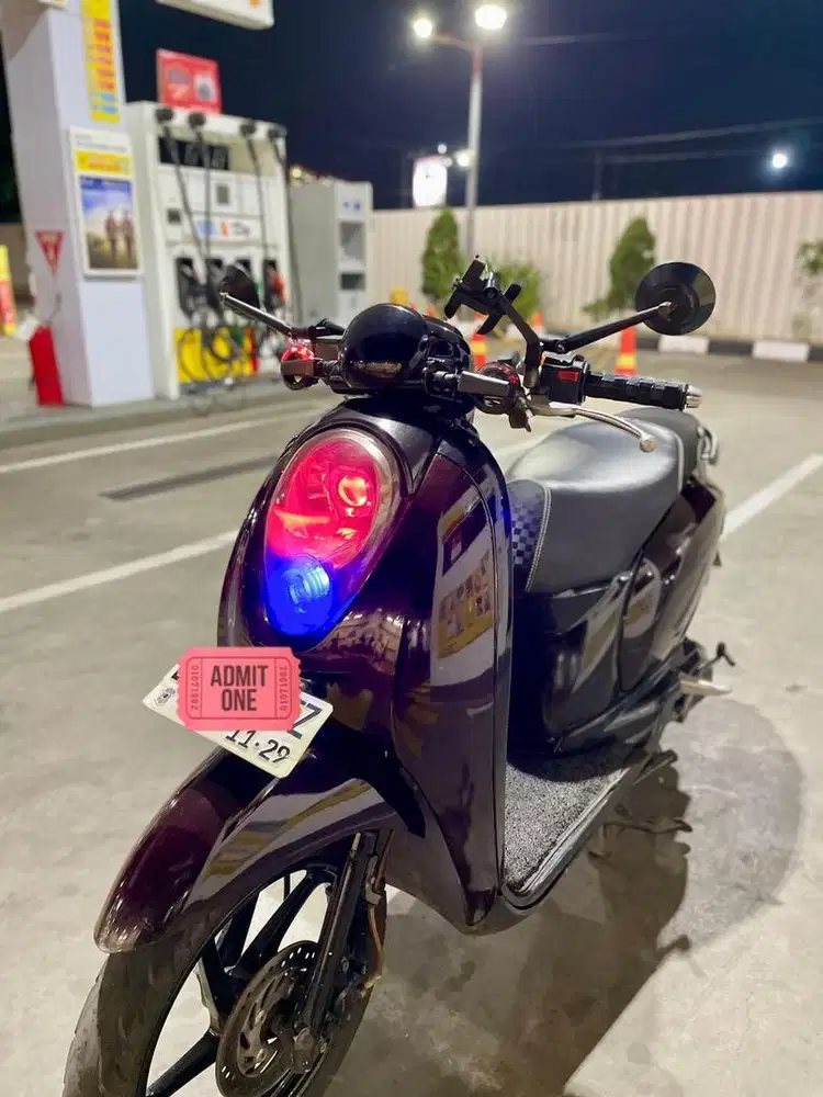 Dijual Cepat! Motor HONDA SCOOPY Gen 1 Tahun 2011 Mulus Siap Pakai!