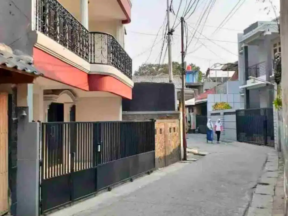 Dijual Rumah 2,5 Lantai di Kebon Baru Tebet Jakarta Selatan