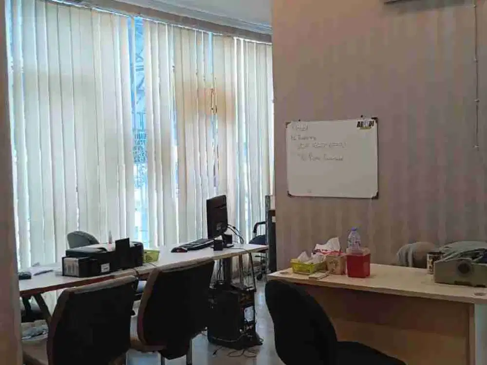 Turun Harga, Murah Gedung/kantor 5 lantai di mainroad.