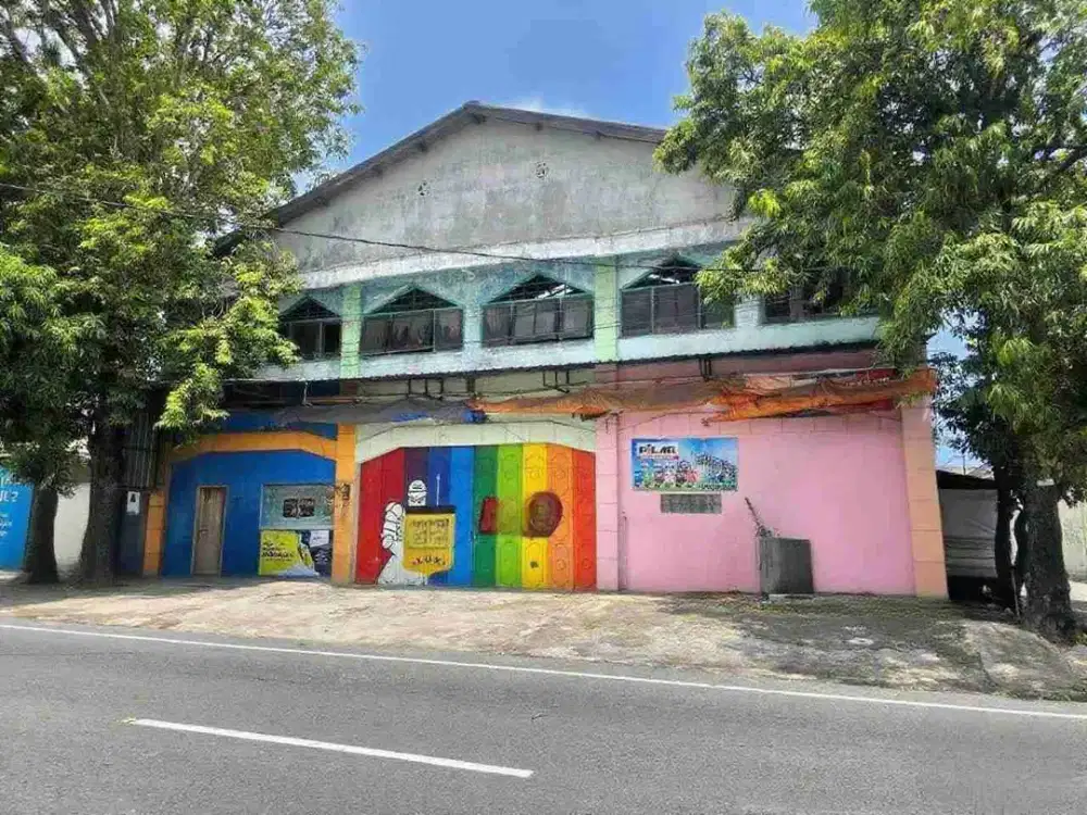 Gudang Strategis Tepi Jln Raya di Sumber Solo