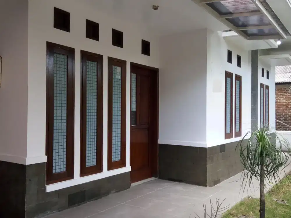 Rumah disewakan/dikontrakan di Komplek Margahayu Raya Soekarno Hatta Bandung