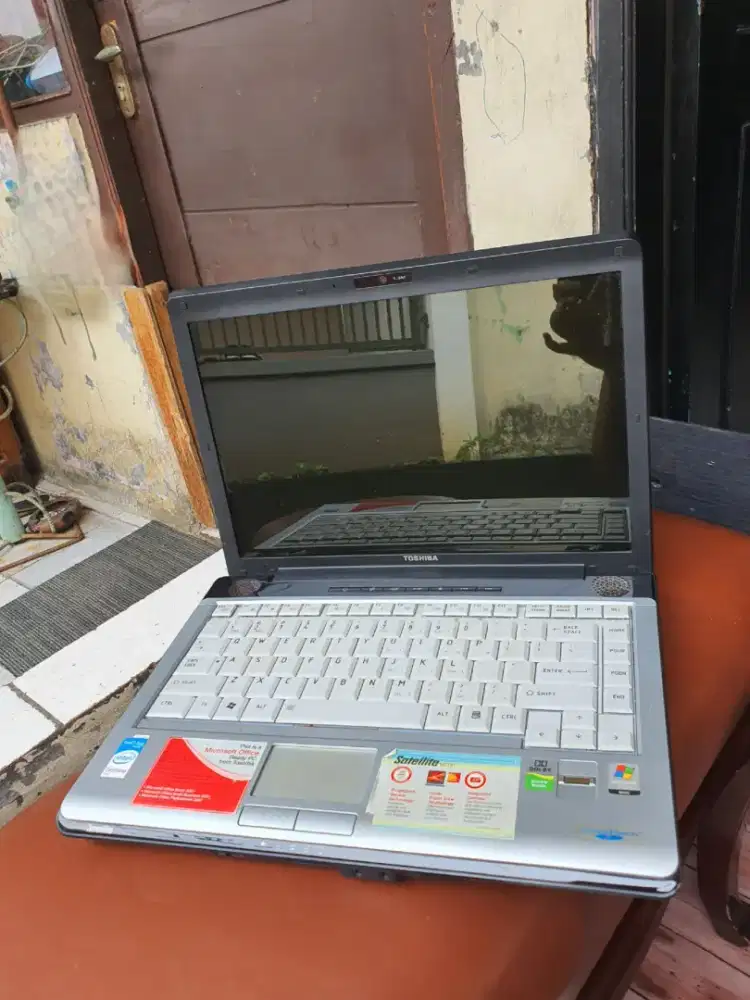 Laptop Thosiba satellite M200