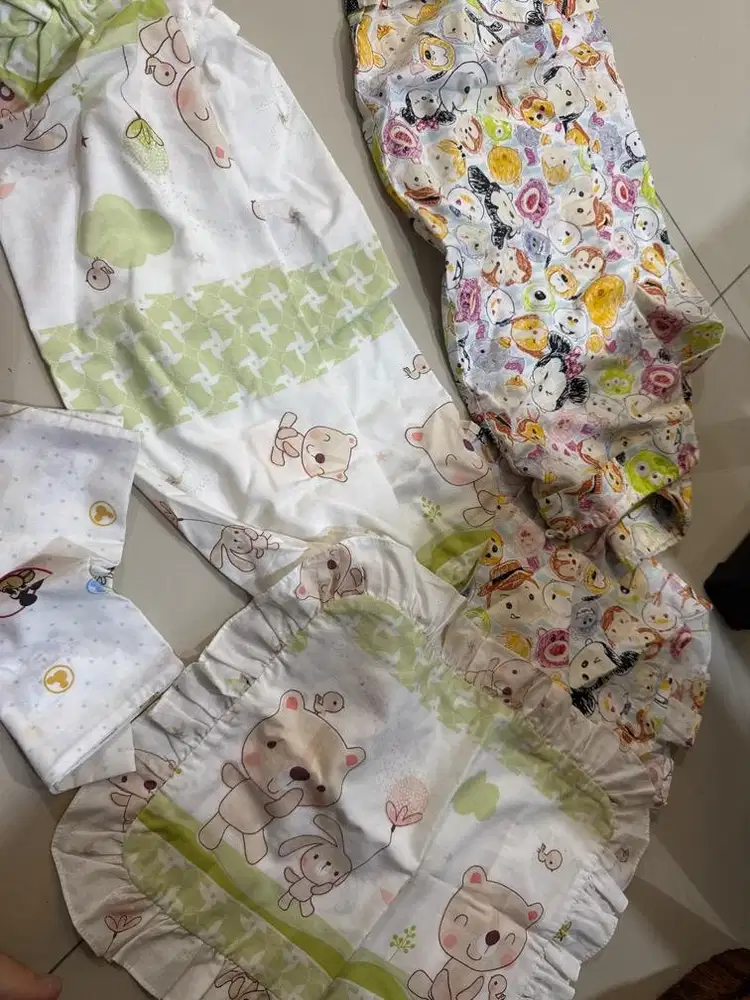 Sarung bantal dan guling