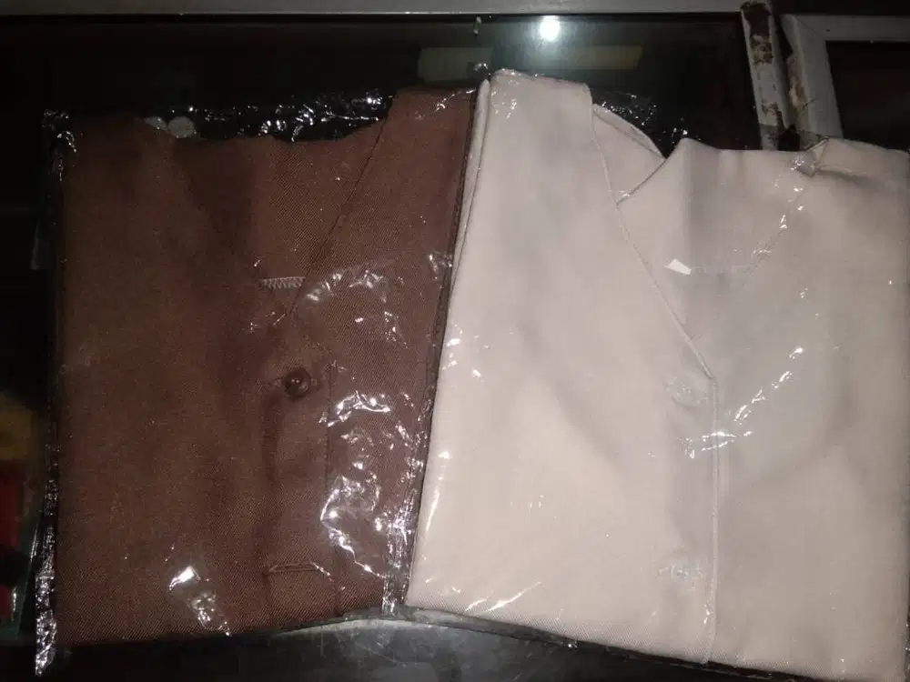 DIJUAL Baju Cewek Tanpa Lengan (M ke L) 3 Warna BARU!