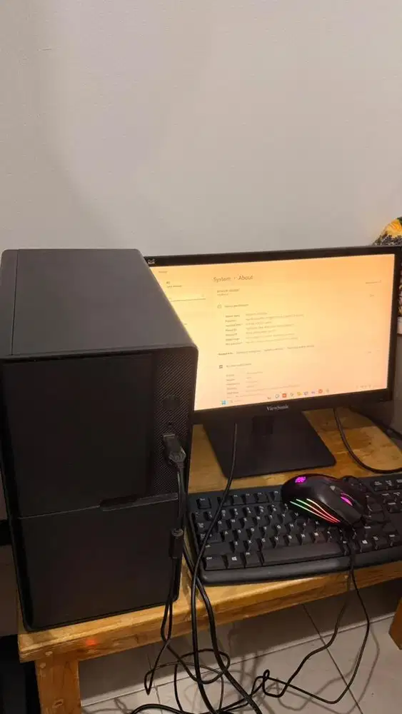 Komputer PC intel core i5-10400Ram 16gb  1 set CPu screen dan Mouse
