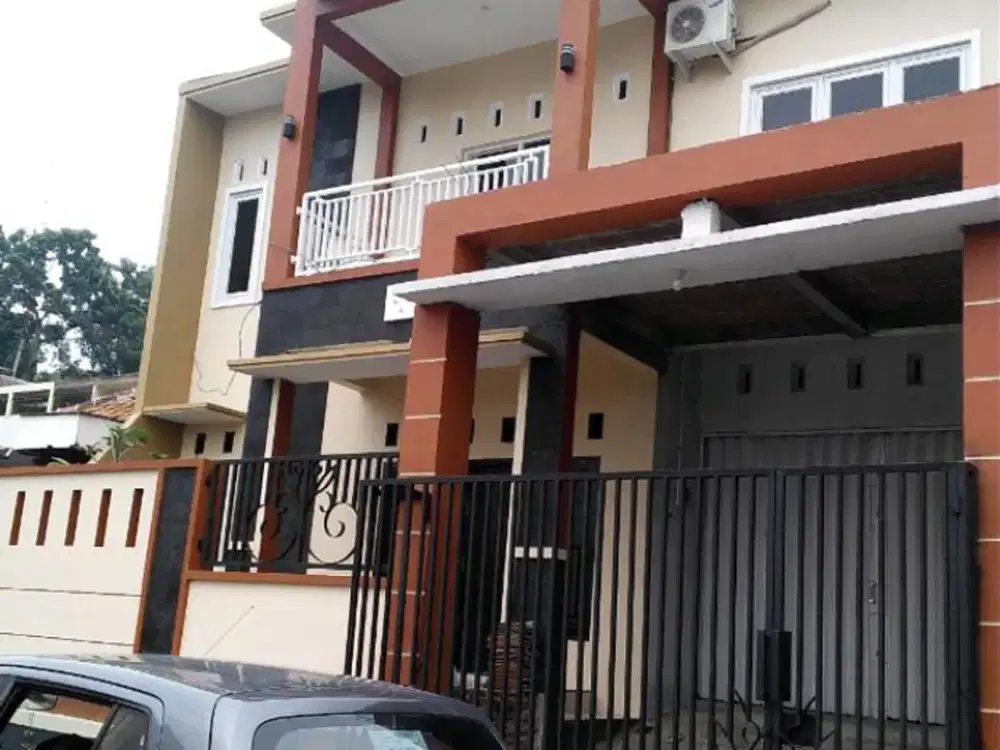 RUMAH BAGUS 2 LANTAI MANYARAN SEMARANG