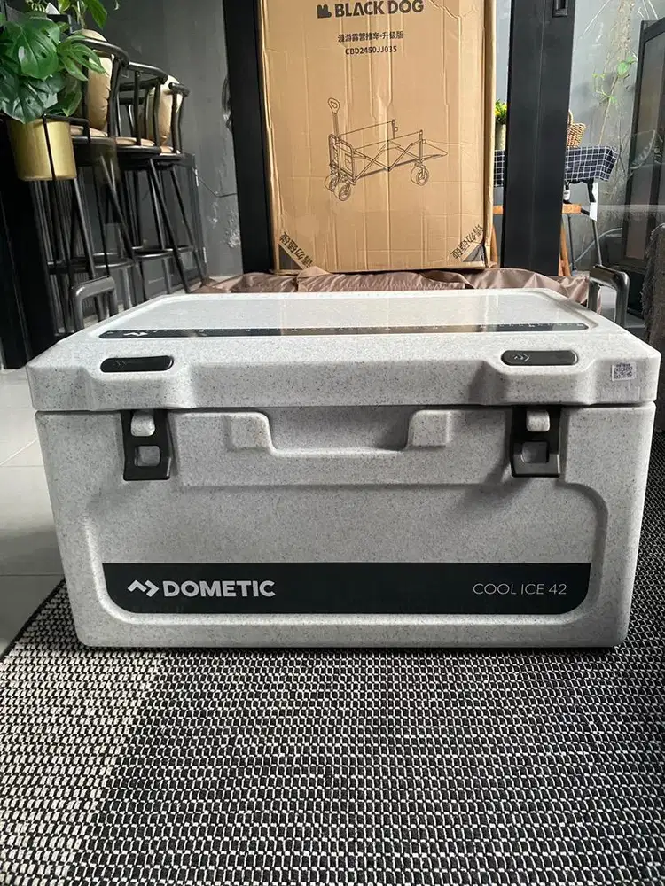 Cooler box dometic 43L