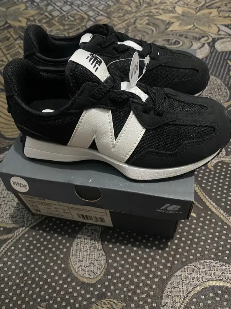 New Balance 327 Boys Sneakers Shoes - Black