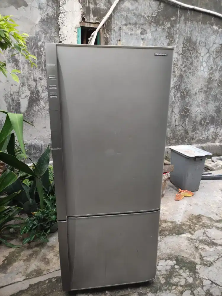 Kulkas 2 pintu panasonic 404 Liter