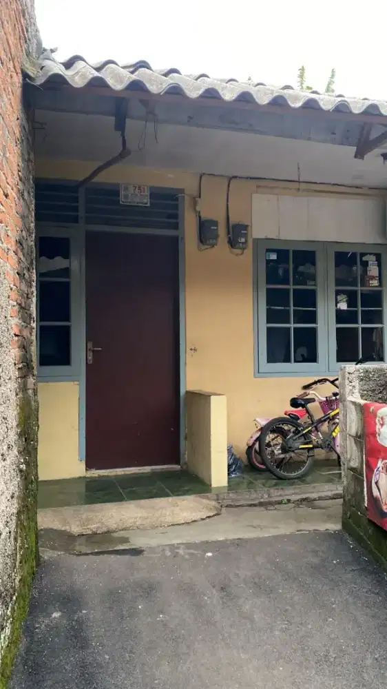 Rumah Dikontrakan Jl.Edy HS. Cirendeu ilir Rt 01/10 Ciputat Tangsel