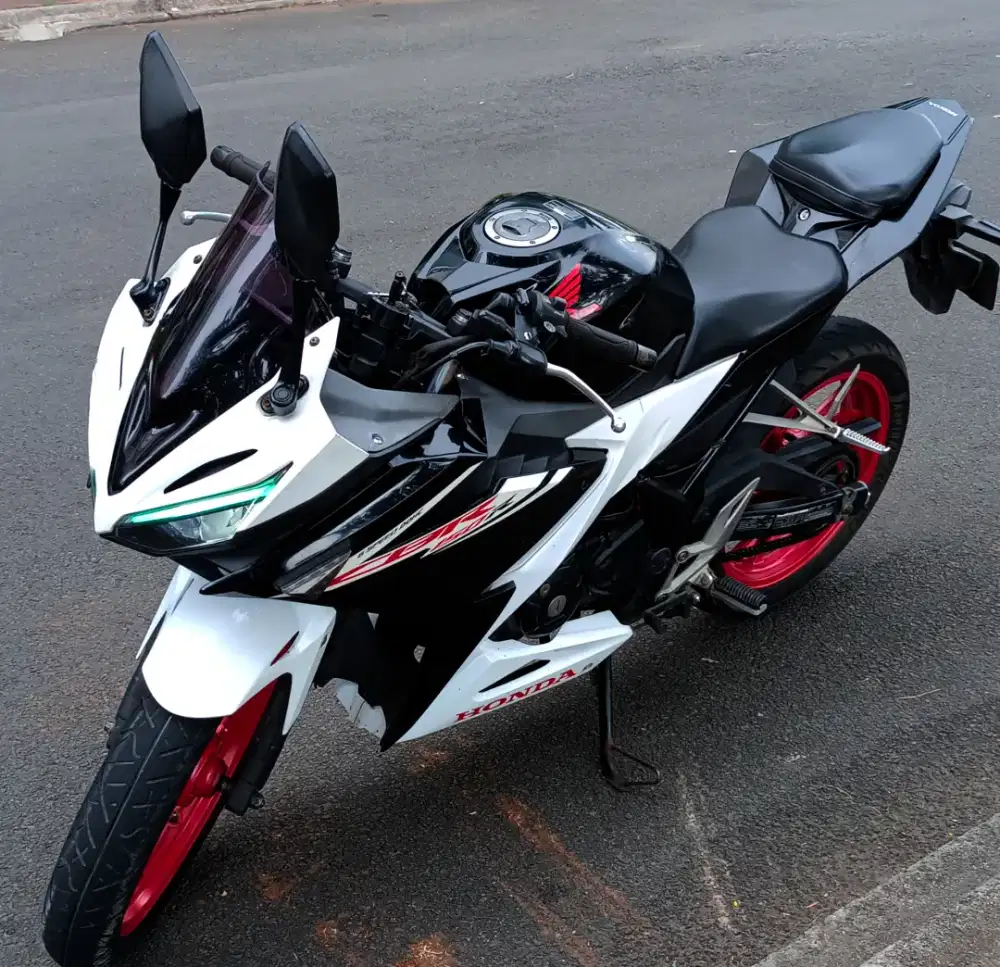 Jual Cepat Honda CBR 150R 2018