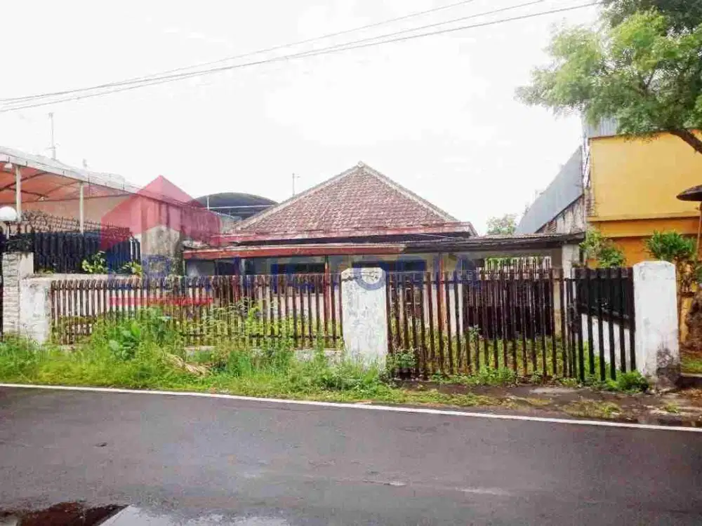 Rumah Tua hitung Tanah di Jalan Besar Lowokwaru, Cocok untuk kost2an, Guest House, Kantor atau Cafe