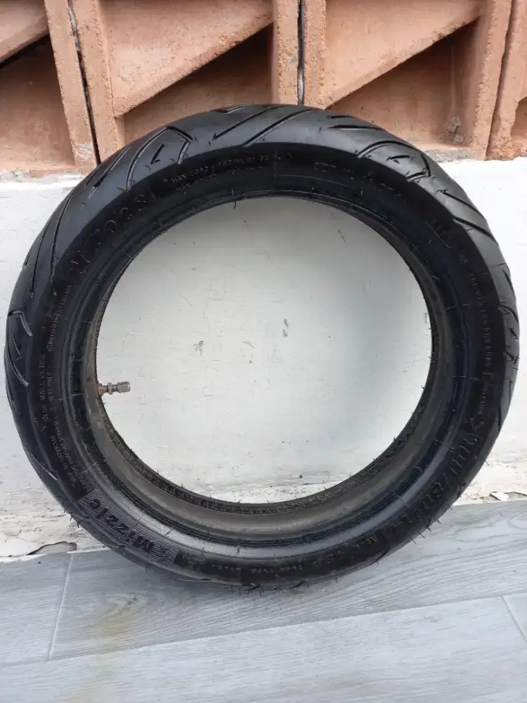 Ban bekas plus ban dalam 70%