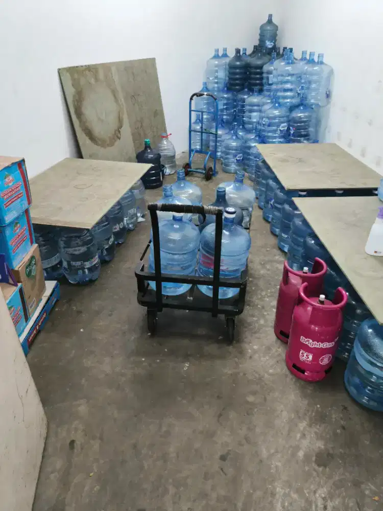 Kurir Galon Apartemen