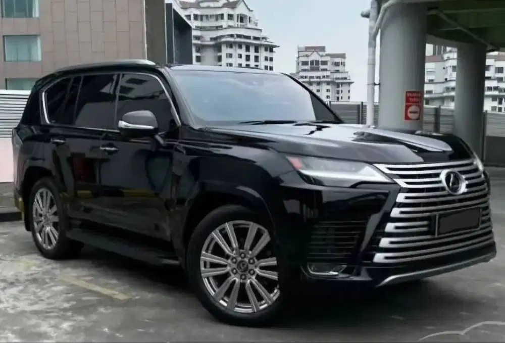 Lexus LX600 VIP 4 Seat 2022 Highest Type Garansi ATPM Resmi Km 22 rb