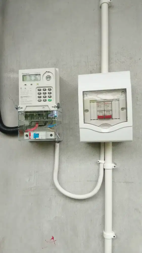 Tukang listrik panggilan