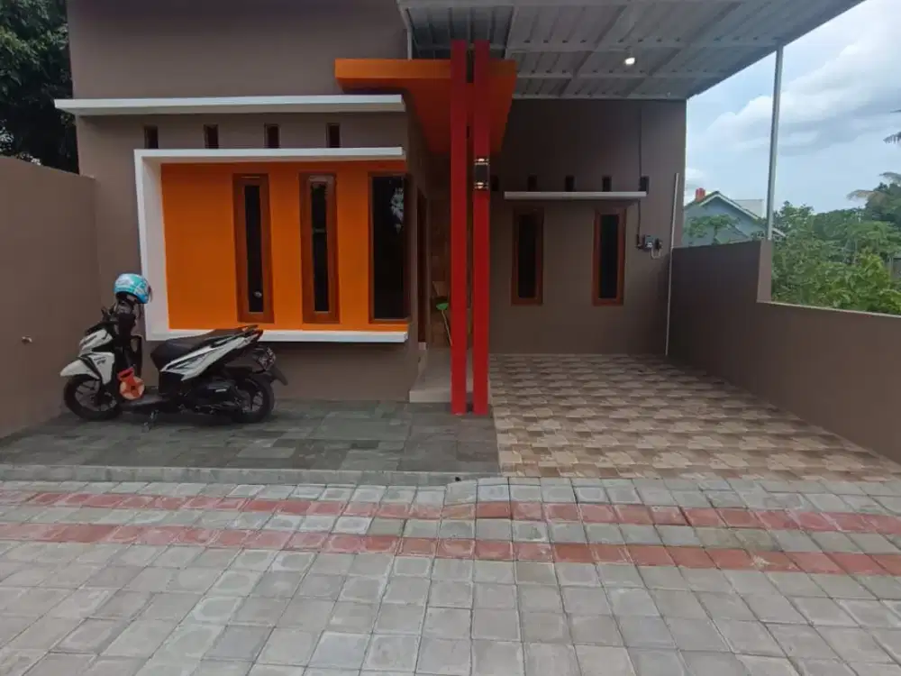RUMAH BARU CANTIK FRESH - TATA RUANG LEGA NYAMAN DI SUMBERADI MLATI SLEMAN DEKAT PASAR CEBONGAN