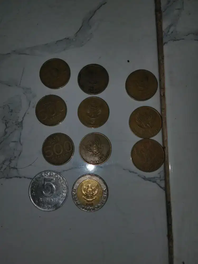 Uang koin kuno koleksi