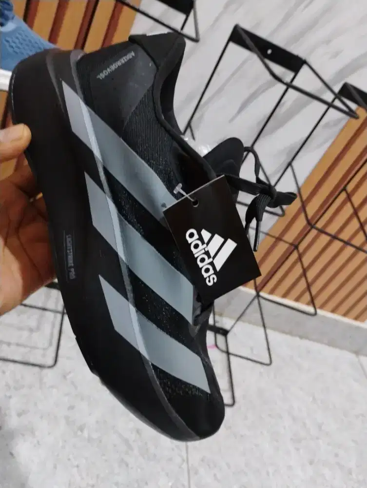 Sepatu Running Adidas Evo