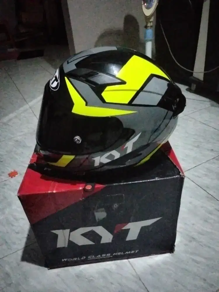 Helm  KYT Falcon