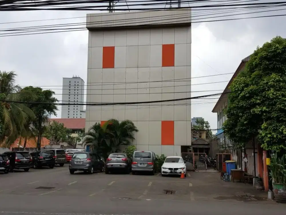 Dijual Gedung 4 lantai Lokasi strategis Jakarta Selatan