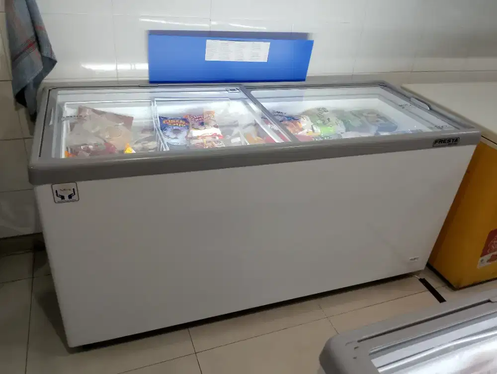 Freezer Box Kaca 600 Liter Super Dingin Dan Beku