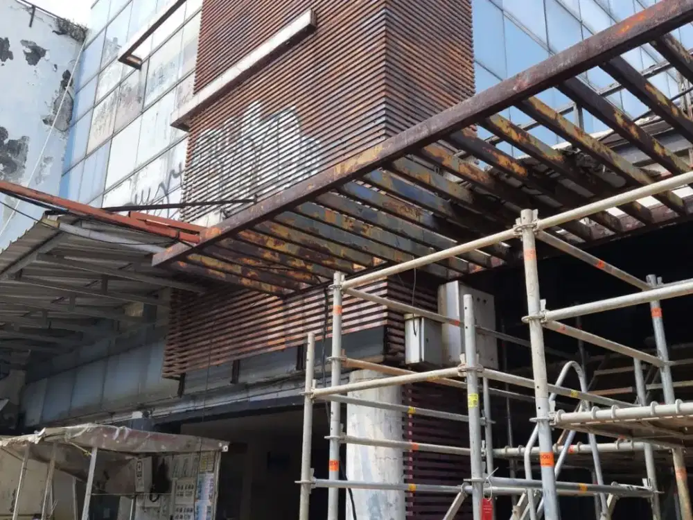 Disewakan Gedung di Pusat Kota Harmoni