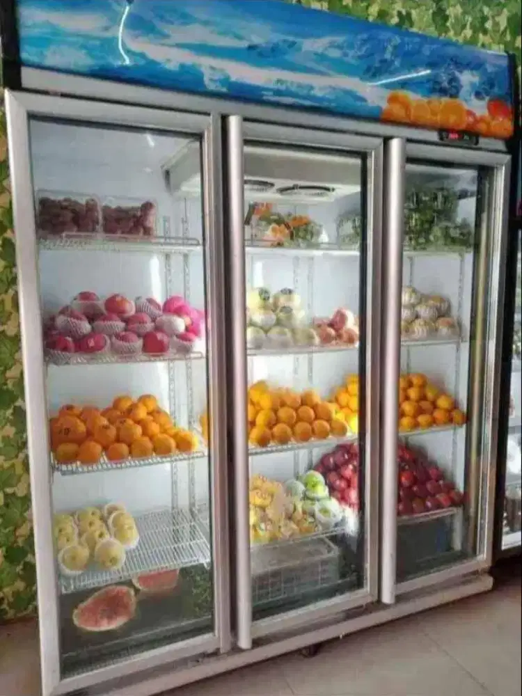 Showcase GEA 3 Pintu Super Dingin