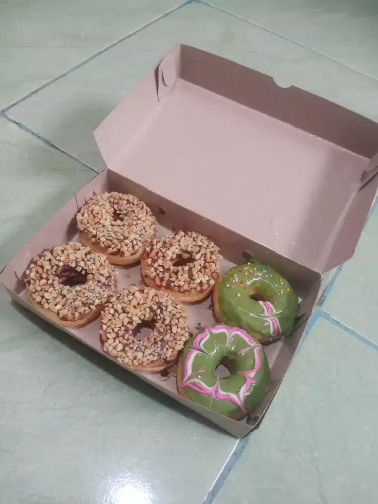 [2] Donat susu varian rasa