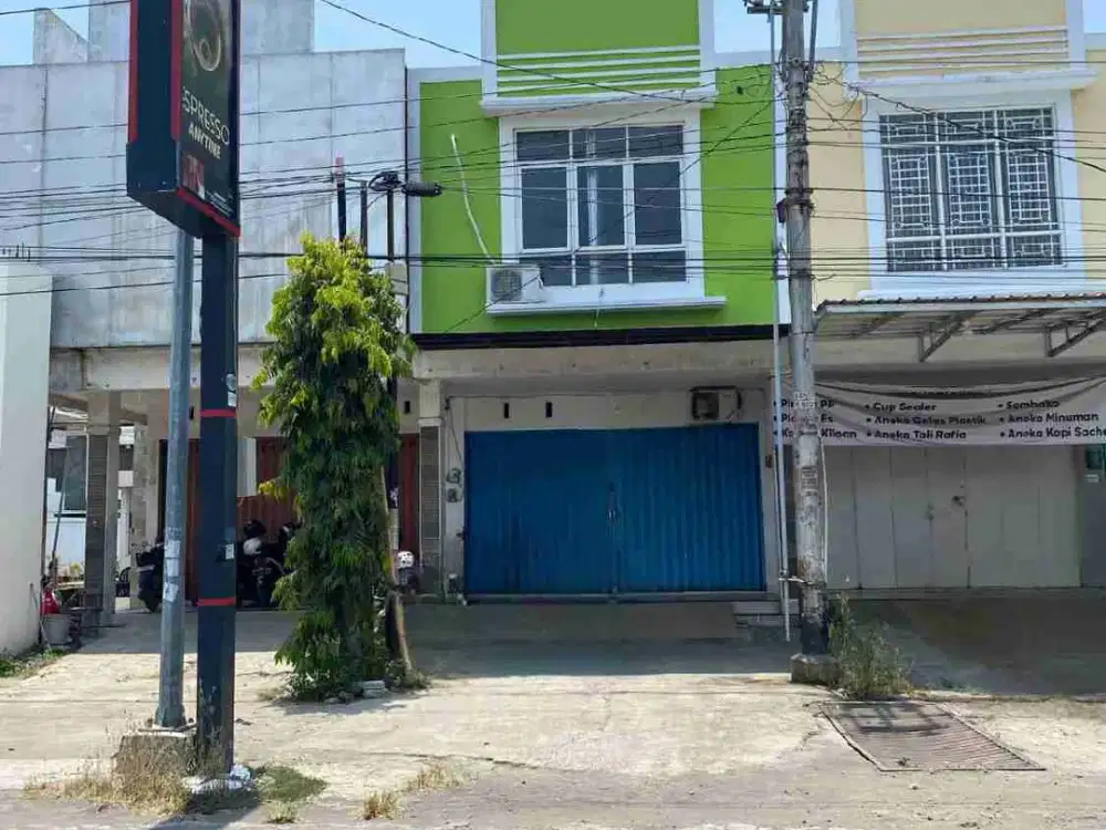 TEGAL PANGGUNG RUKO 2 LANTAI STRATEGIS DEKAT STASIUN DEPAN JALAN RAYA SEWA MURAH