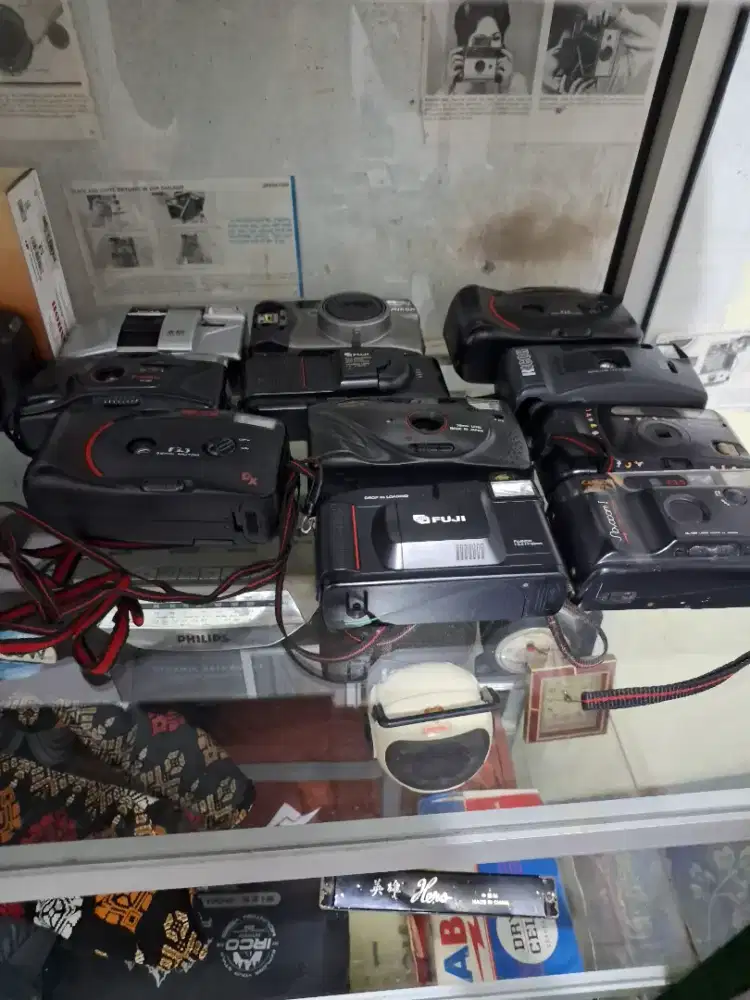 Kamera analog kaset video radio jadul uang koin kuno