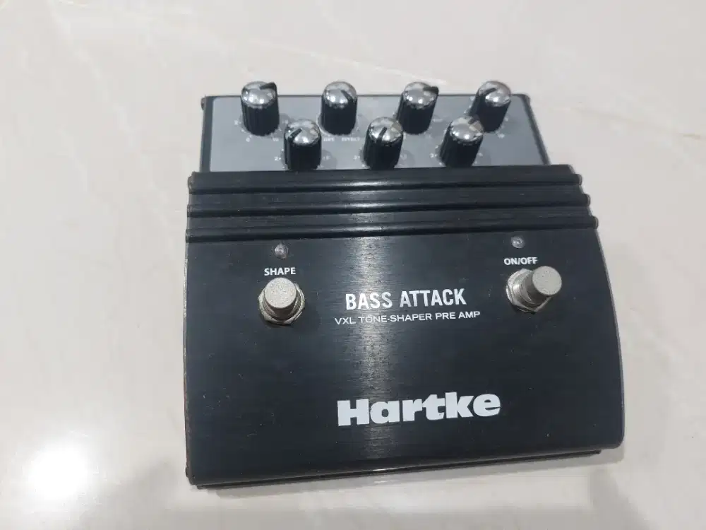 Hartke bass attack VXL tone shaper pre amp
