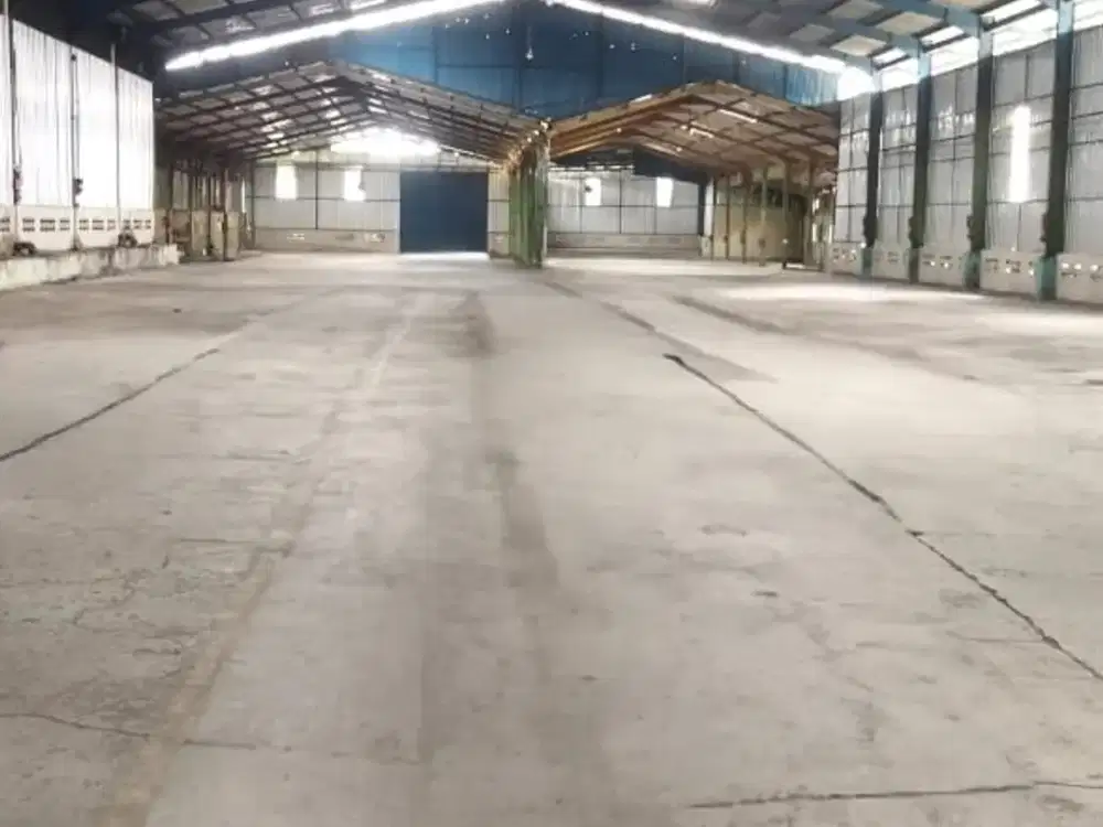 DISEWAKAN CEPAT GUDANG 2.200 M² HARGA TERMURAH-AKSES KONTAINER40FT