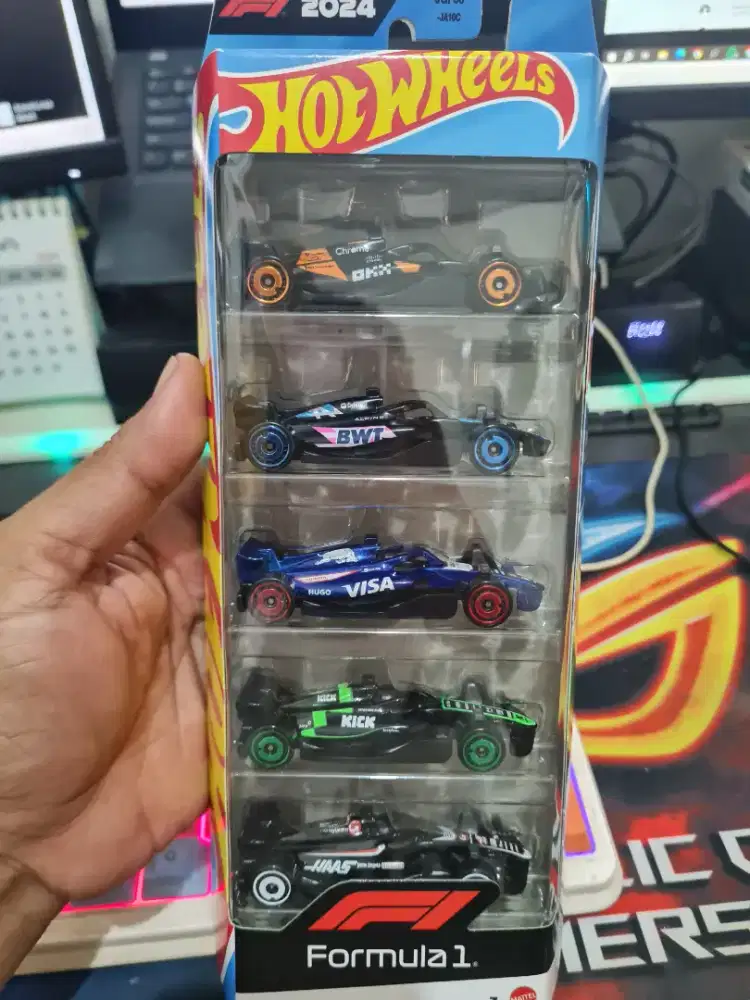 HW Formula 1 2024 pack isi 5