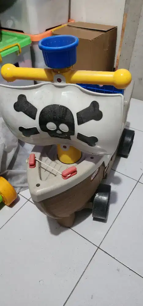 Mainan pirates bajak laut