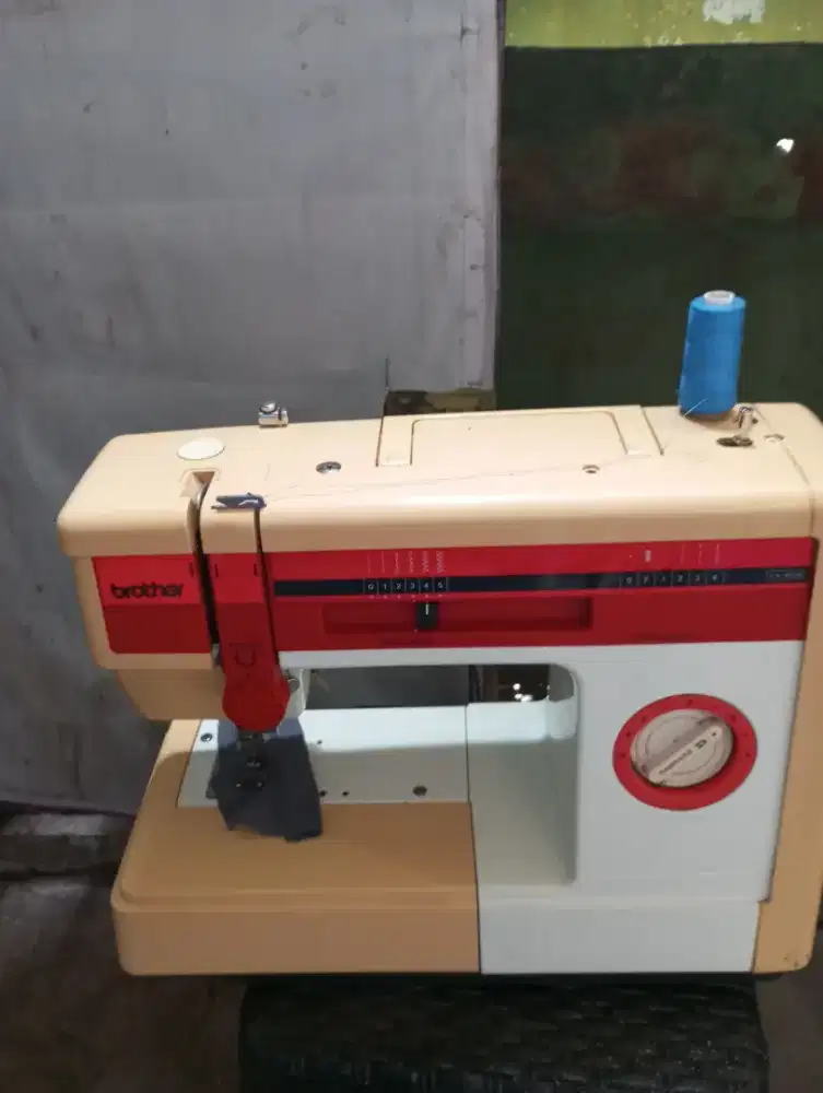 Mesin jahit vortibel