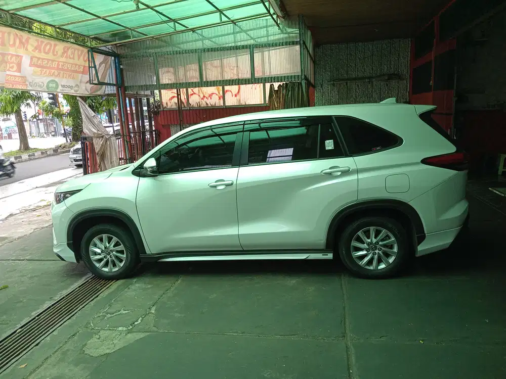 Toyota Kijang Innova 2023 Bensin