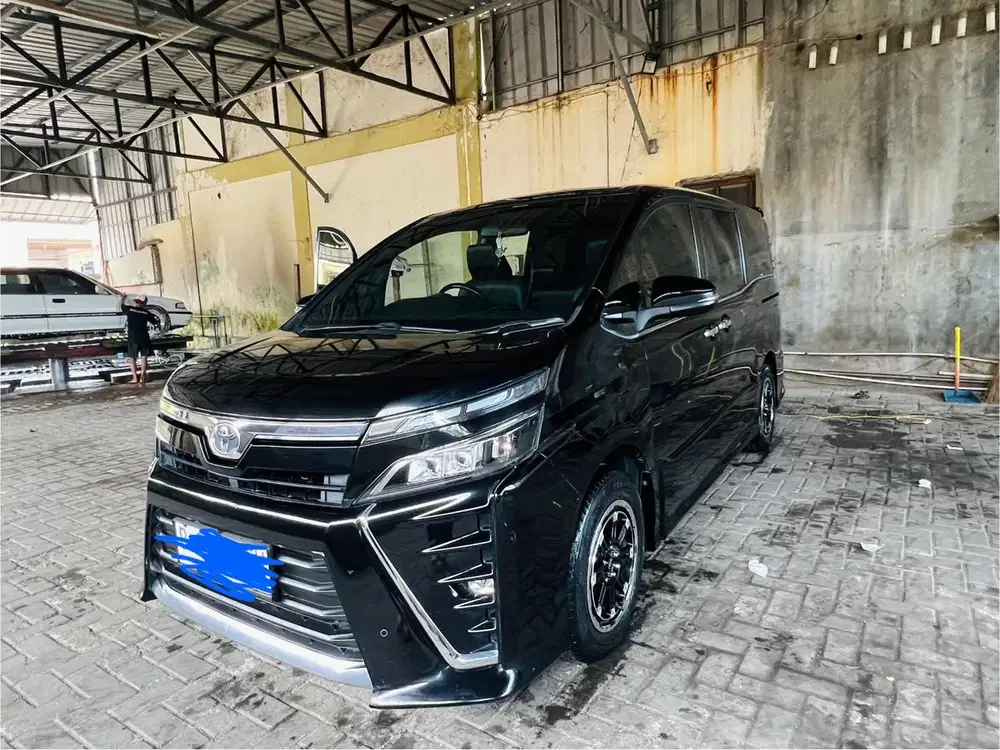 Toyota Voxy 2017 Bensin