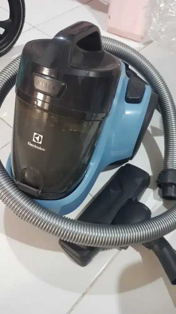 dijual vacum cleaner bekas merk electrolux