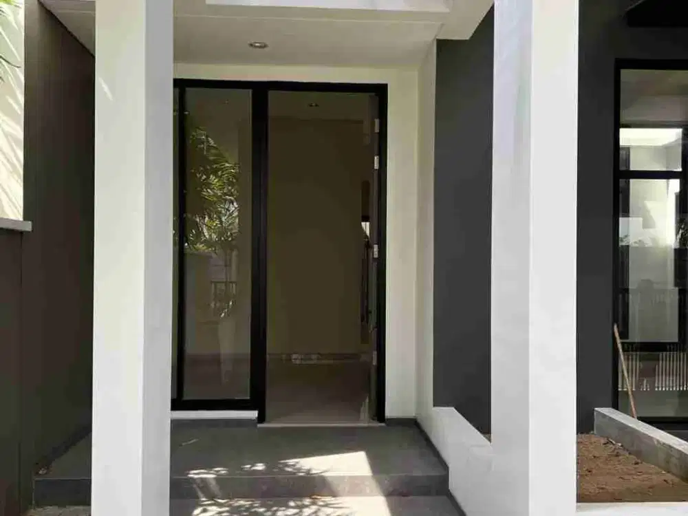 Jual Rumah Baru Graha Family siap huni dekat pakuwon mall nasional hospital