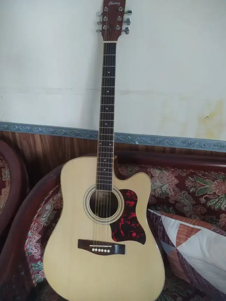Dijual Gitar Akustik with Equalizer merk Ibanez Custom