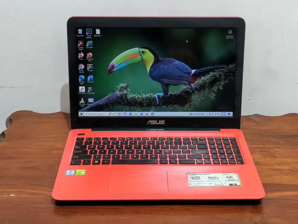 LAPTOP ASUS X556U CORE I5 GEN 6, RAM 8GB SSD 256GB NVIDIA 2GB MURAH